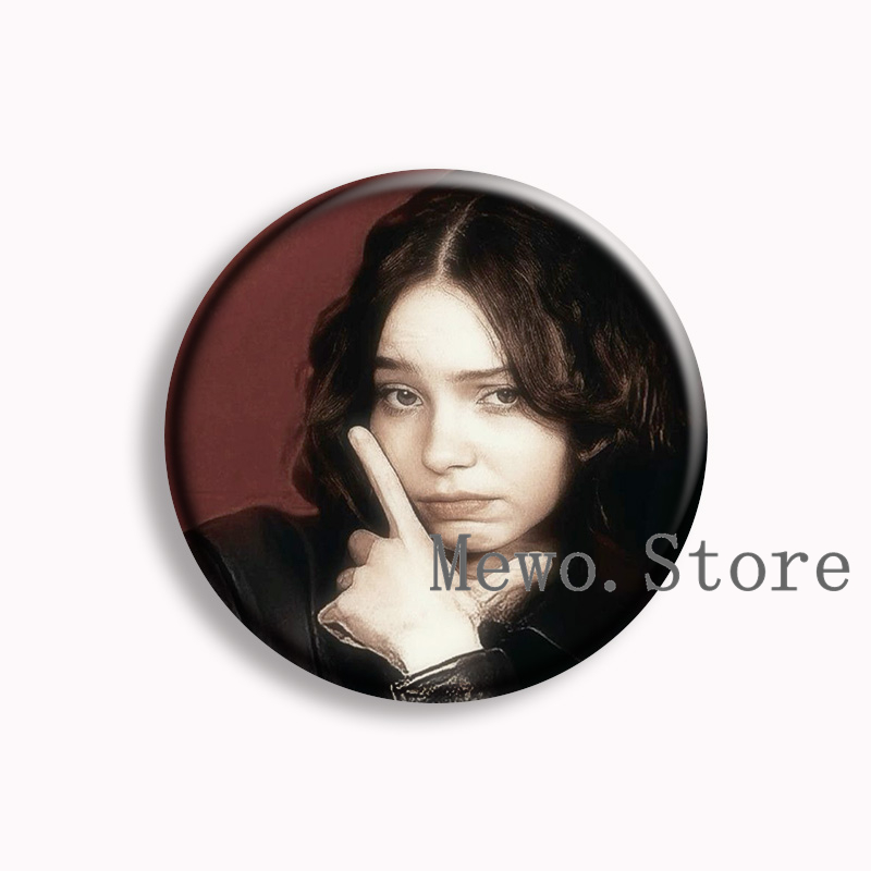 Emma Myers Ästhetische Soft Bu – Pin Button Badge Bewertung und Preis