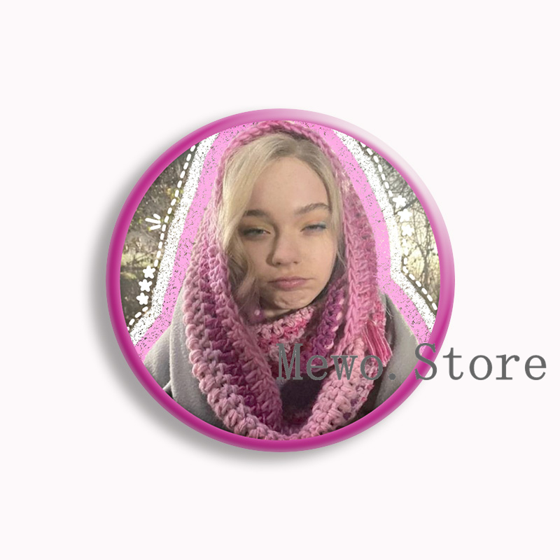 Emma Myers Ästhetische Soft Bu – Pin Button Badge Bewertung und Preis