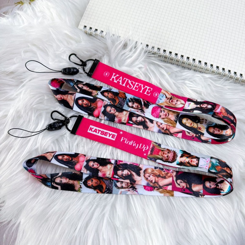 KATSEYE Anime Handy-Schlüsselb – Anime Merchandise Bag Bewertung und Preis